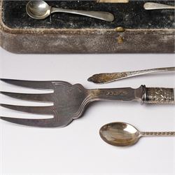 Set of six Thai sterling silver teaspoons, with engraved stems, silver bladed fish serving fork with mother of pearl handle London 1929, silver salt with matching mustard pot and five small spoons, preserve spoon etc