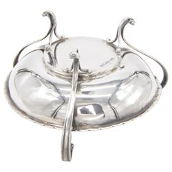 Art Nouveau silver footed bowl, of circular form with three naturalistically curved handles and upon three scroll feet, hallmarked Elikington & Co, Birmingham 1907, H8cm, D13.5cm