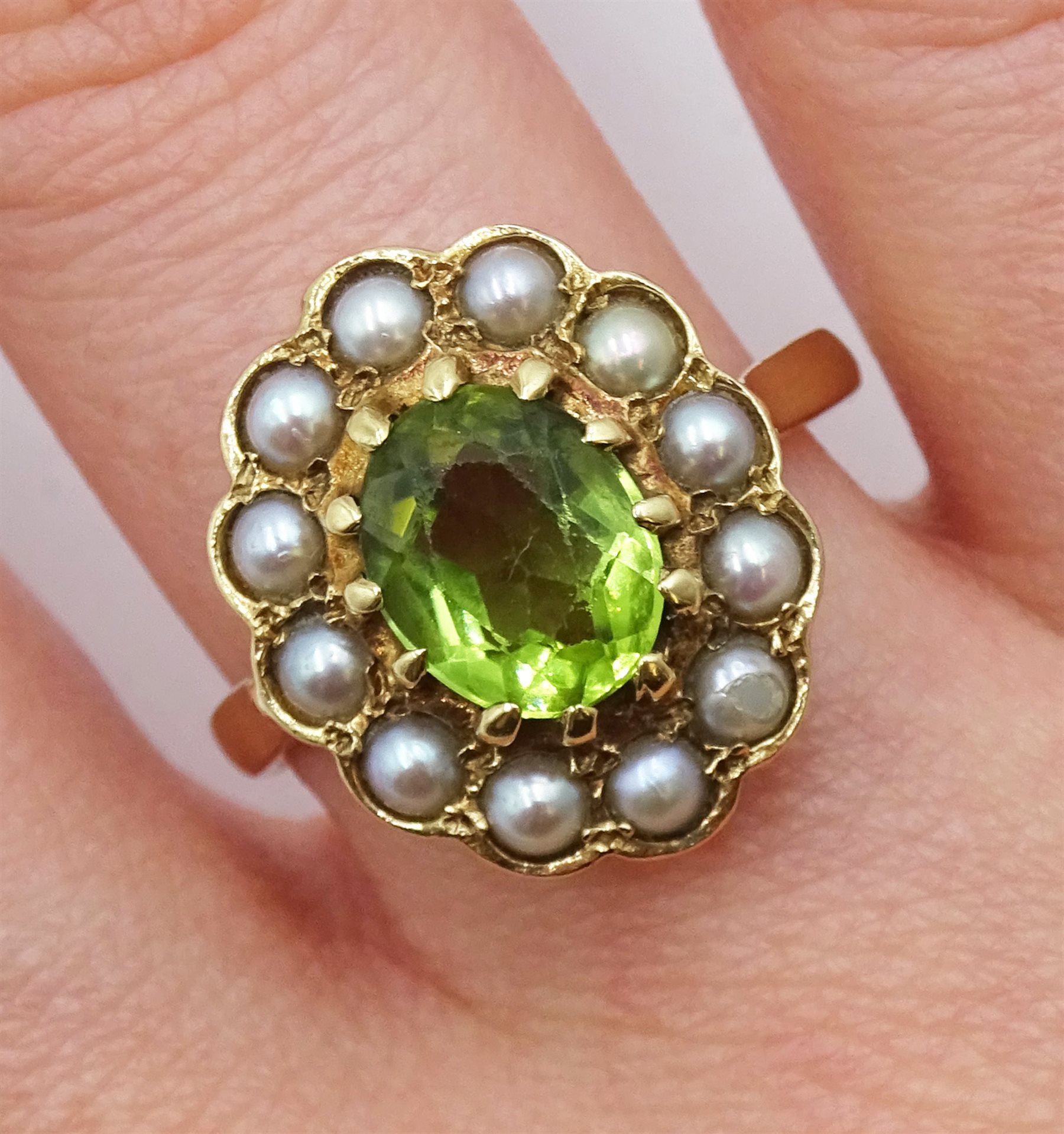 9ct gold oval peridot and split pearl cluster ring