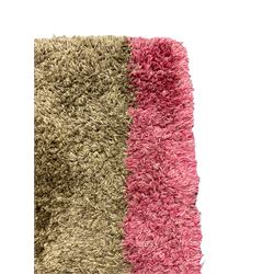 Grey shaggy pile rug with pink band