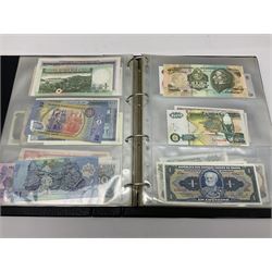 World and Great British banknotes to include Brazil, Canada, France, Germany, Ghana, Indonesia, Iraq, Hong Kong, Hungary, Japan, Vietnam, Zimbabwe, a collection of Chinese ‘Hell Money’, and quantity of ‘De La Rue Systems’ test notes, housed in ring binder and loose