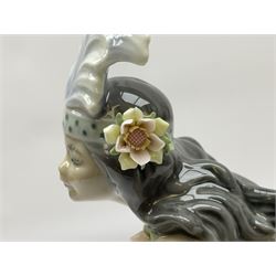 Two Lladro figures, comprising Momi no 1529 and Mahlia no 1531, both with original boxes, both year issued 1987, year retired 1989, largest example H29cm