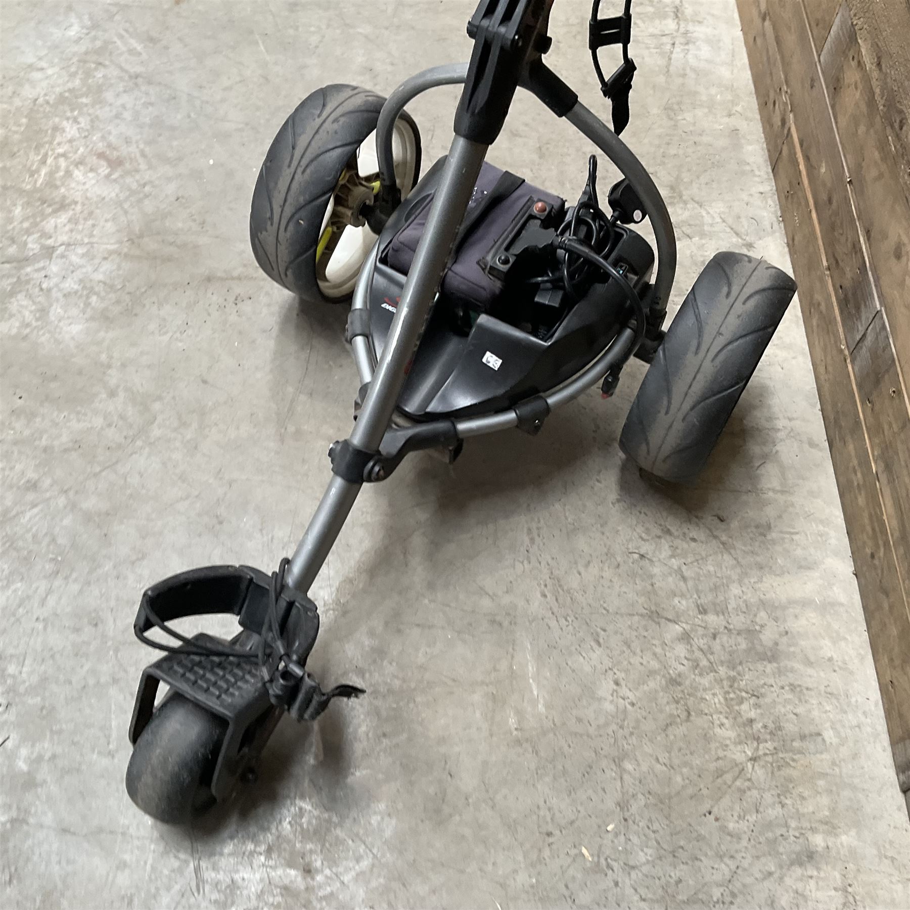 Motocaddy S1 Digital electric golf trolley 