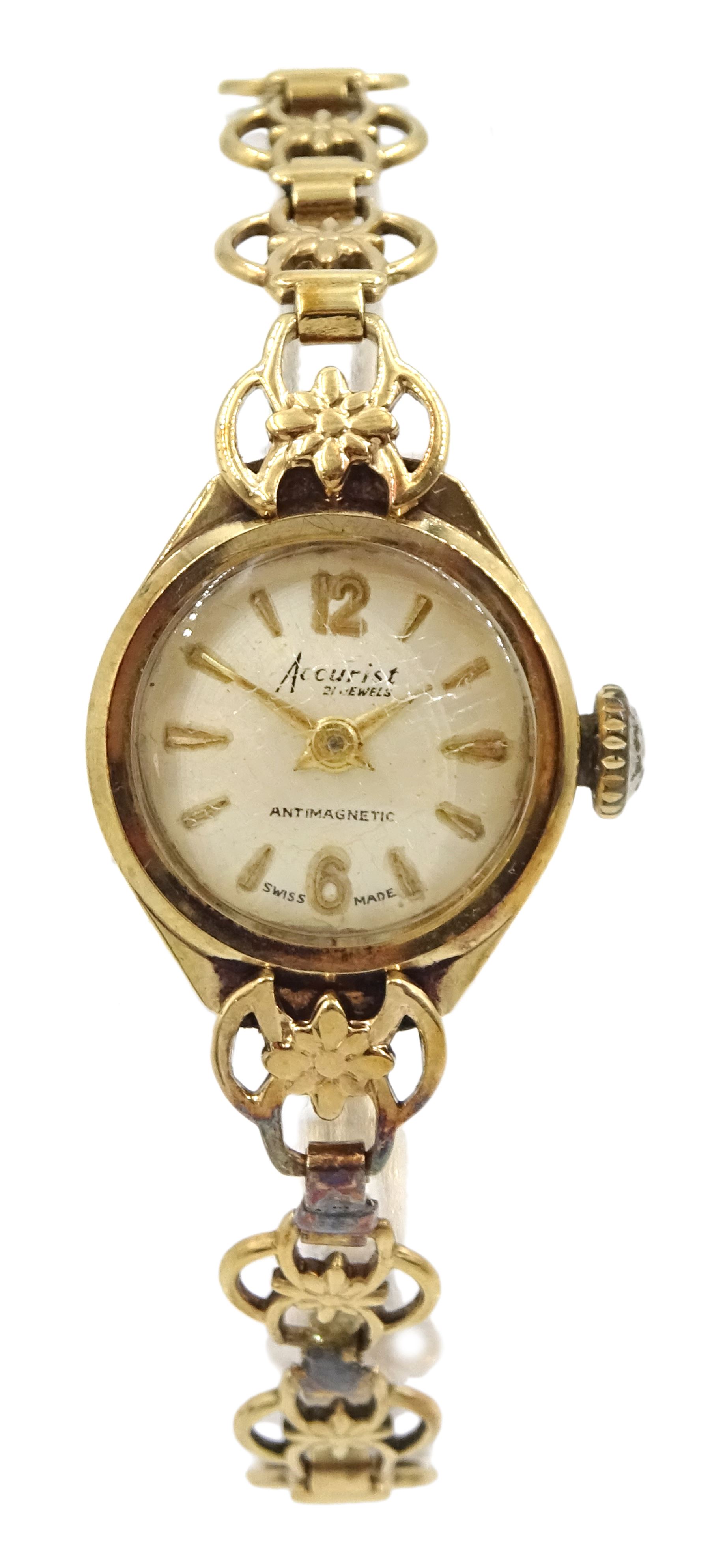 Accurist 9ct gold ladies manual wind wristwatch, hallmarked