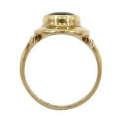 9ct gold single stone cabochon garnet ring, Birmingham 1979