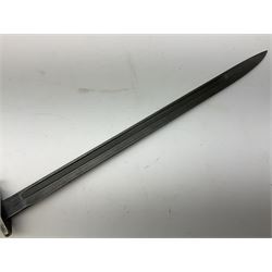 WW1 American Remington P14 rifle bayonet Model 1913, the 43cm fullered steel blade dated 5 17; in metal mounted leather scabbard L57cm overall; and WW1 Canadian Ross Rifle Co.1907 Model Mk.II bayonet, dated 2/17; in leather scabbard with frog (2)