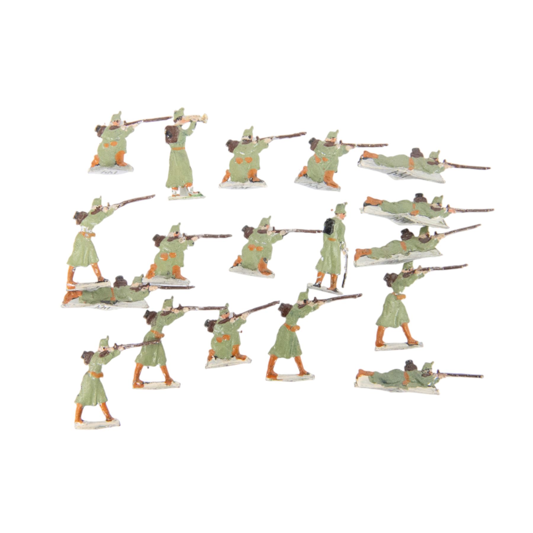 Henrichsen Zinnfiguren flats, circa 1912, flat pewter figures polychrome painted as WWI German Jagaer troops, Telegraph troops, French Zouaves, Jagaers firing and French Artillery