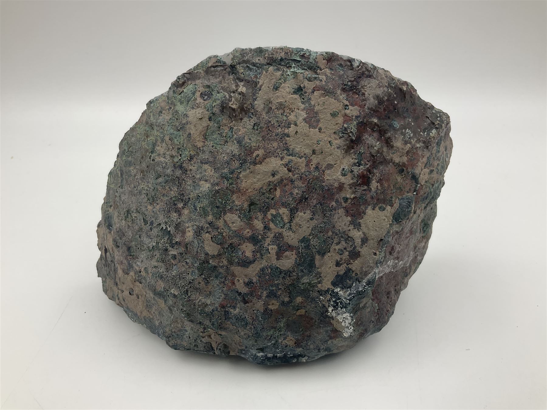 Amethyst crystal geode cluster, with well-defined crystals of various sizes, in purple tones, H12cm 