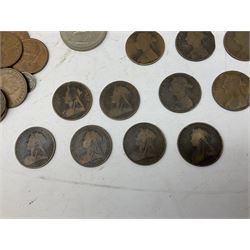 Kodak Duaflex II camera with case, quantity of coins to include Queen Victoria Bun Head pennies, Ever-Ready men's razor in case with blades, compacto mirrors etc