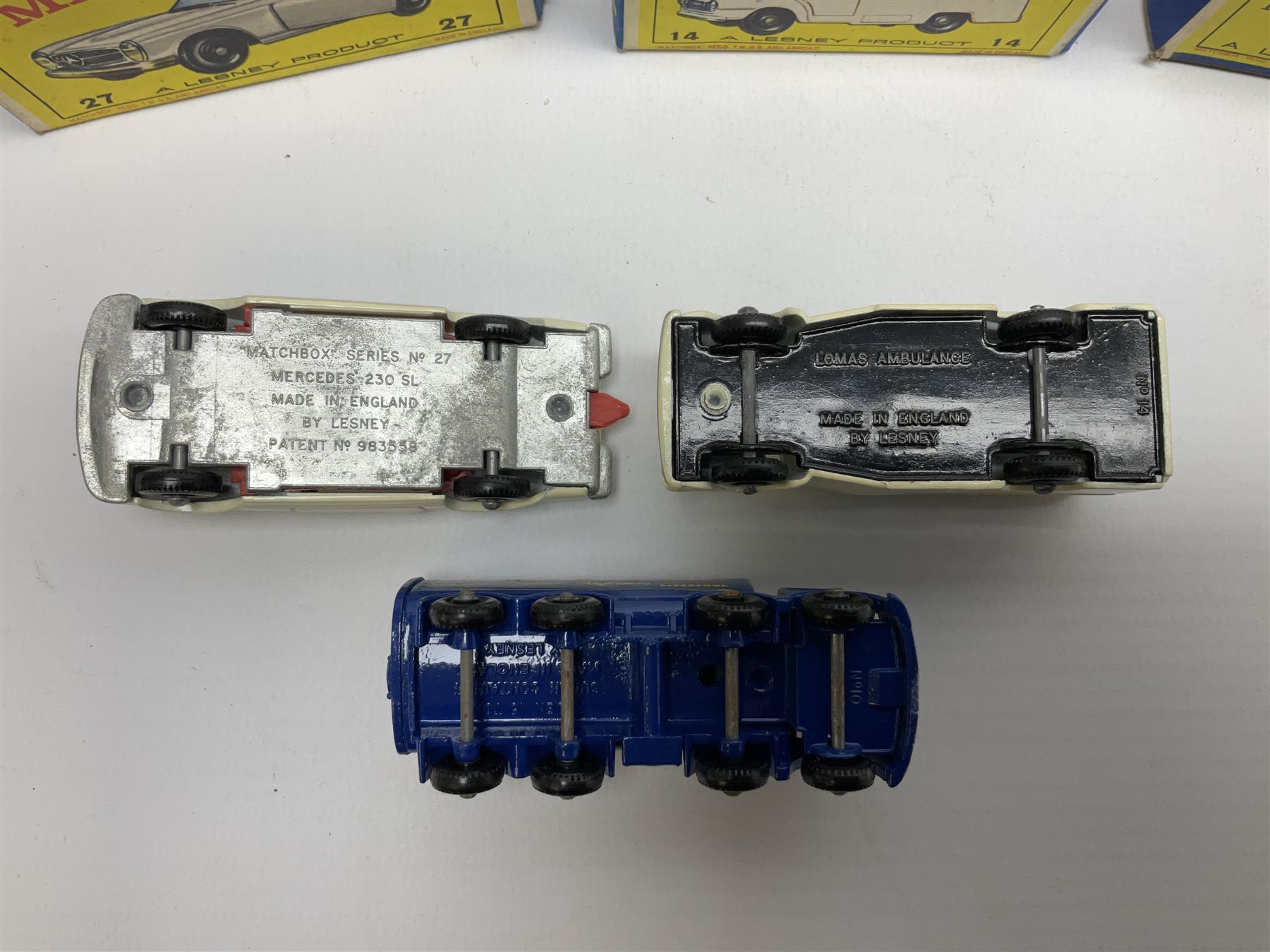Matchbox 1-75 Series - Carry Case containing thirteen models comprising 2d, 5a, 8a, 9b, 10c, 11c, 13c, 14c, 17d, 25c, 27d, 28c and 31e (Superfast); all boxed