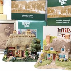 Collection of Lilliput Lanes, including Derwent Le Dale, Sawrey Gill, Golden Memories etc, together with similar 