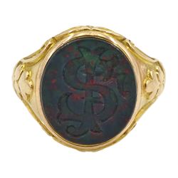 Early 20th century 15ct gold bloodstone signet ring, engraved with initials 'IS', hallmarked
