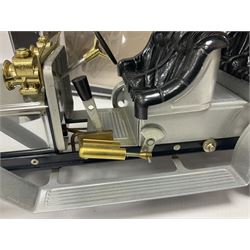 Mamod SA1L ‘Live Steam Limousine’ in silver, in original box 