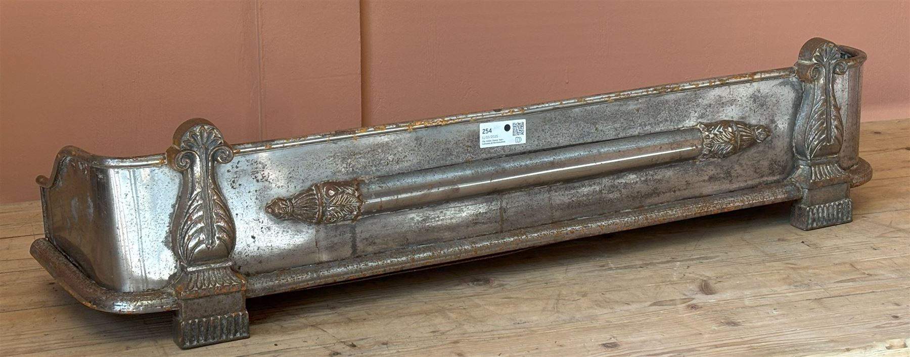 19th century steel fire fender with acanthus and anthemion motif. L109cm - COLLECTION BY APPOINTMENT FROM: The White House, Thirsk Road, Easingwold, York, YO61 3NF - CALL 01723 507111 TO ARRANGE