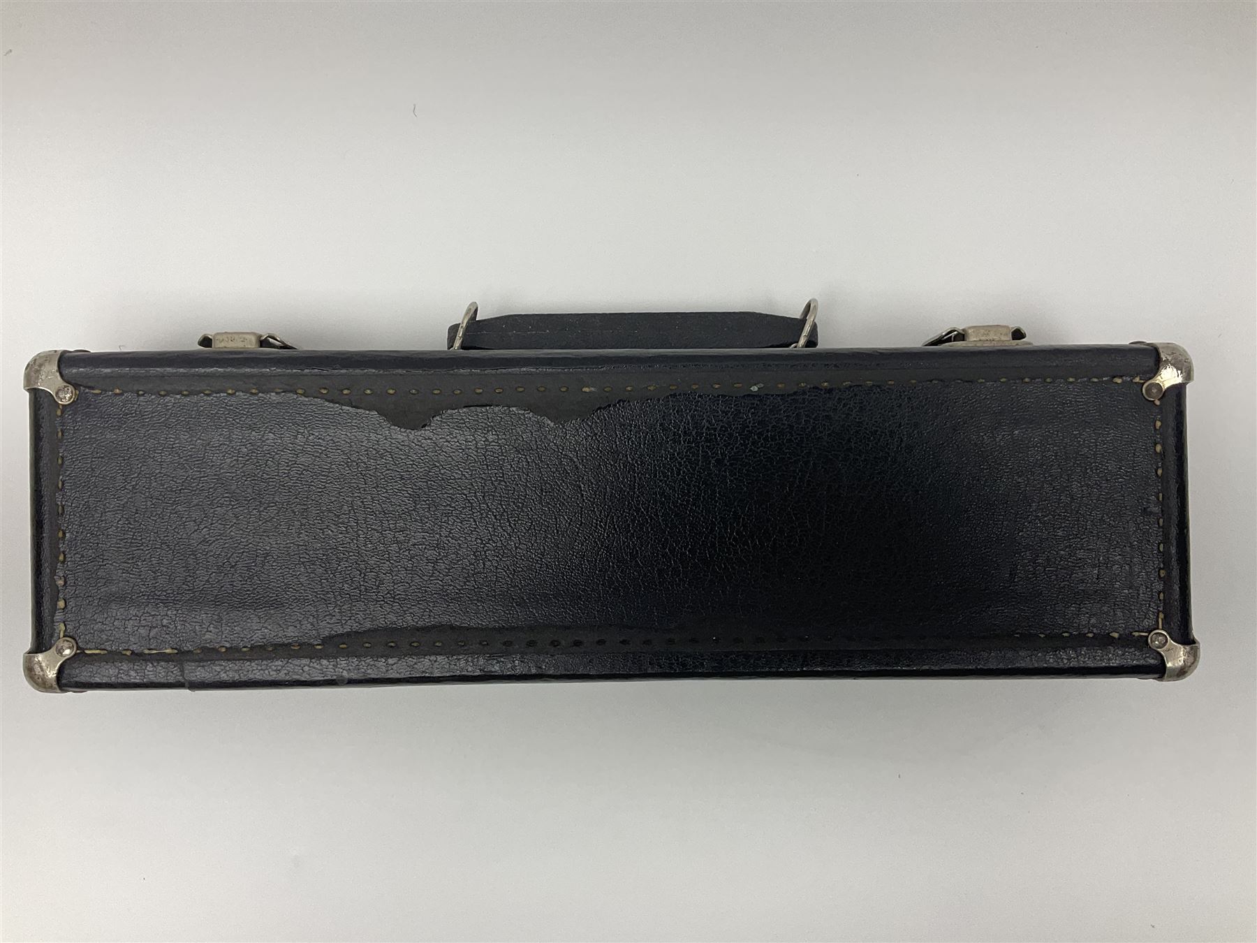Boosey & Hawkes London Regent three-piece flute, serial no.345447; in B&H Bandhite hard carrying case; and Deg Music Company Inc. USA Claudel Model three-piece flute, serial no.491718, in hard carrying case (2)
