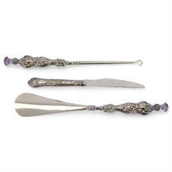 Mid 20th century silver caddy spoon, with palmette bowl and handle, hallmarked A Chick & Sons Ltd, London 1966, together with an early 20th century silver handled shoe horn and button hook and a a silver handled knife, all hallmarked 