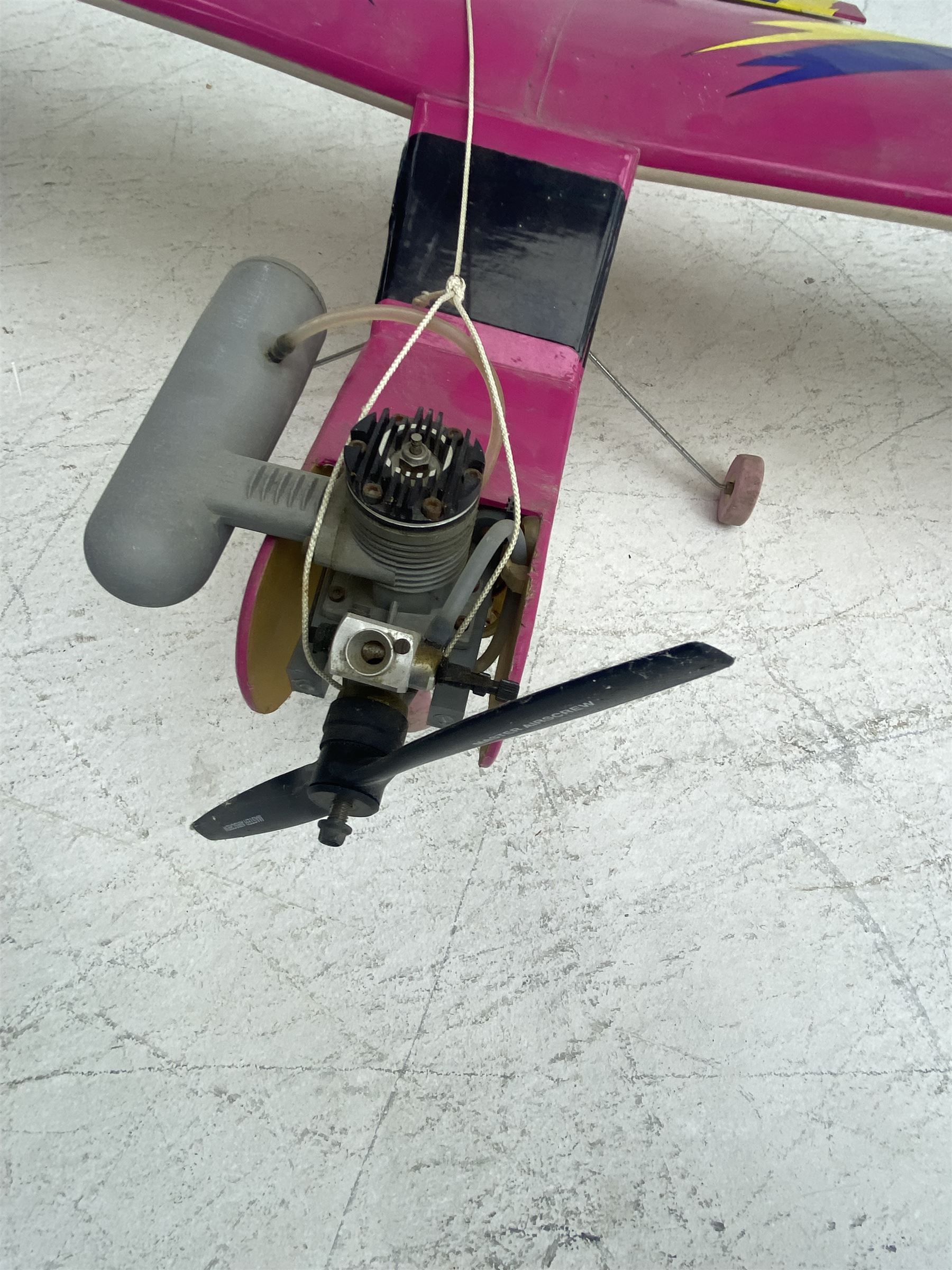 Kyosho Trainer 40 remote control aeroplane, L120cm, W161cm