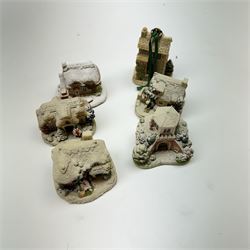 Eight Lilliput Lane Christmas models, comprising Letter to Santa, The Star Inn, Ice to Meet You, Snowflake, Frosty Fun, Winter Warmer, Winter at Eagle House Folly and Christmas decoration Great Expectaions, all boxed 