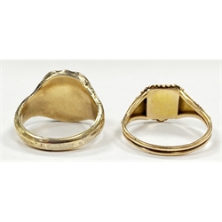 Victorian 15ct gold bloodstone lion intaglio, shield shaped signet ring and a 9ct gold agate dragon intaglio ring