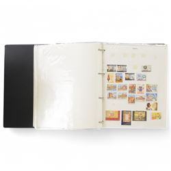 World stamps including Australia, Zimbabwe, Nigeria, Pitcairn Islands, Gilbert and Ellice, Bulgaria, Chile, United States of America, Tunisia, Poland, Greece, China etc, housed in ten ring binder folders