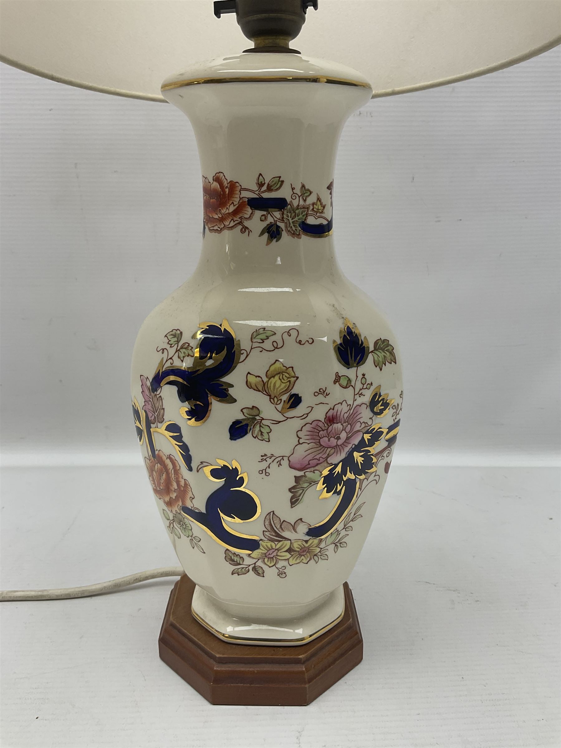 Masons Mandalay pattern lamp, H35cm