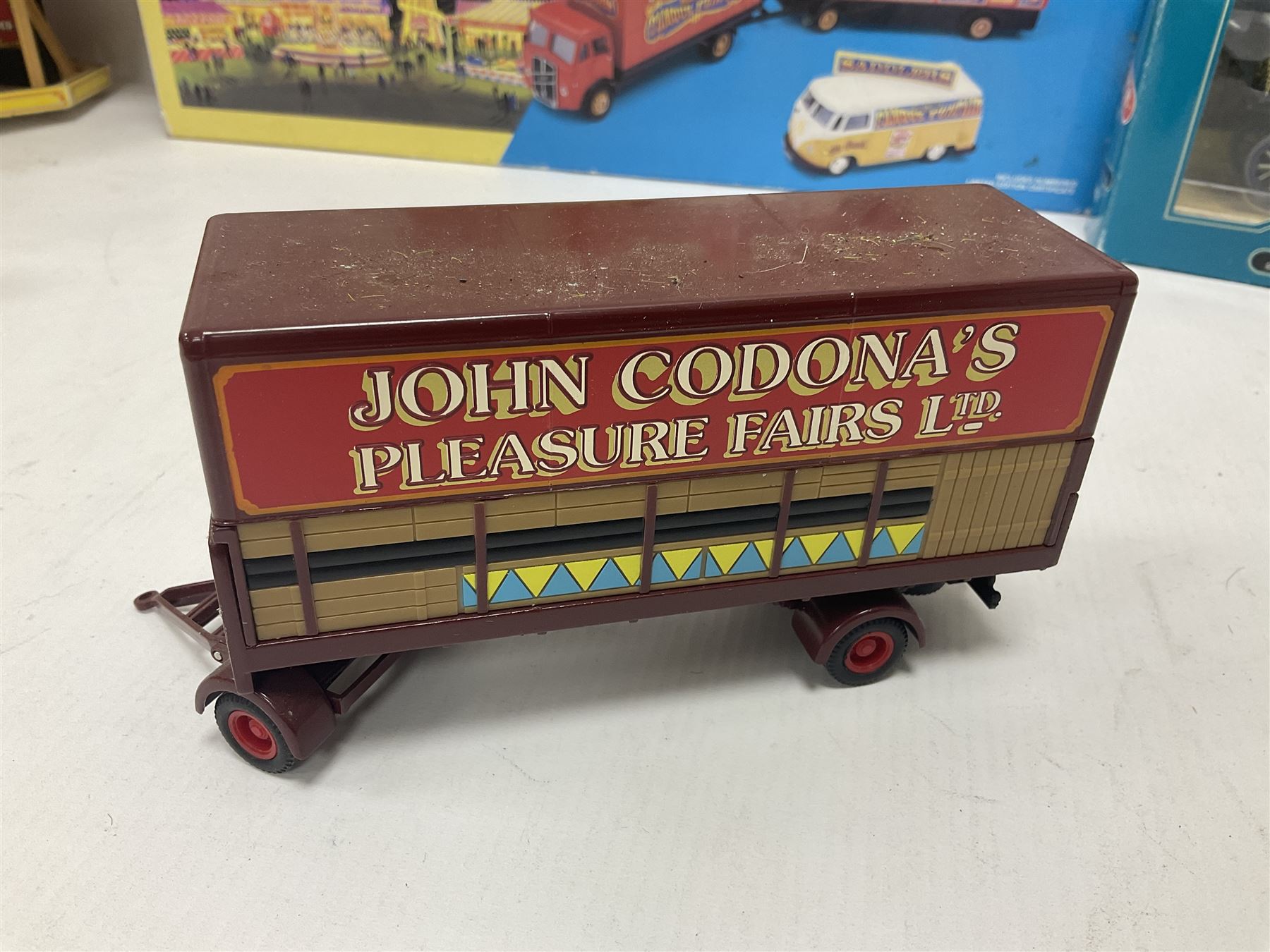 Corgi - various models both boxed and loose to include Dibnahs Choice 1 50 scale 80308, Classics 31702 and 97920, along with loose 1937 Rolls Royce 111 Sedance de Ville model, further mostly Showmans Range models and assembled fairground kits