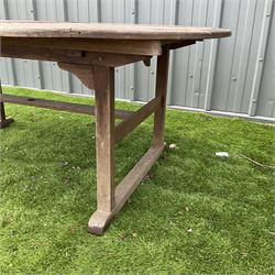 Teak extending garden table  - THIS LOT IS TO BE COLLECTED BY APPOINTMENT FROM DUGGLEBY STORAGE, GREAT HILL, EASTFIELD, SCARBOROUGH, YO11 3TX