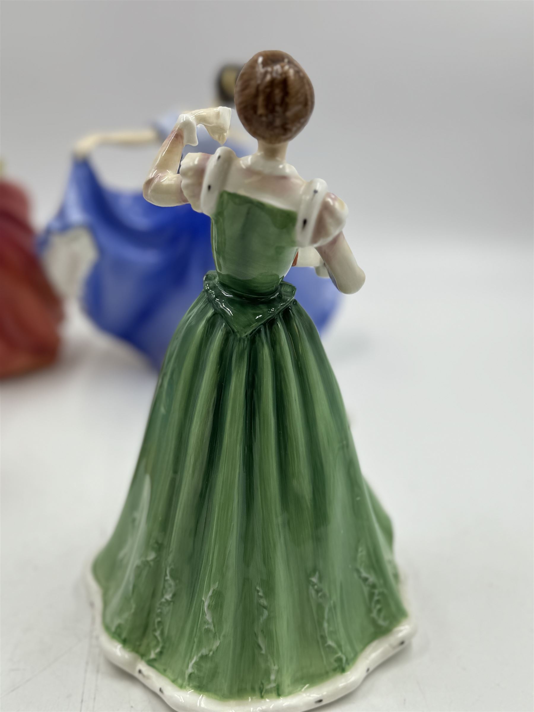 Seven Royal Doulton figures | Ceramics | 104716 Seven Royal Doulton figures | Ceramics | 104716