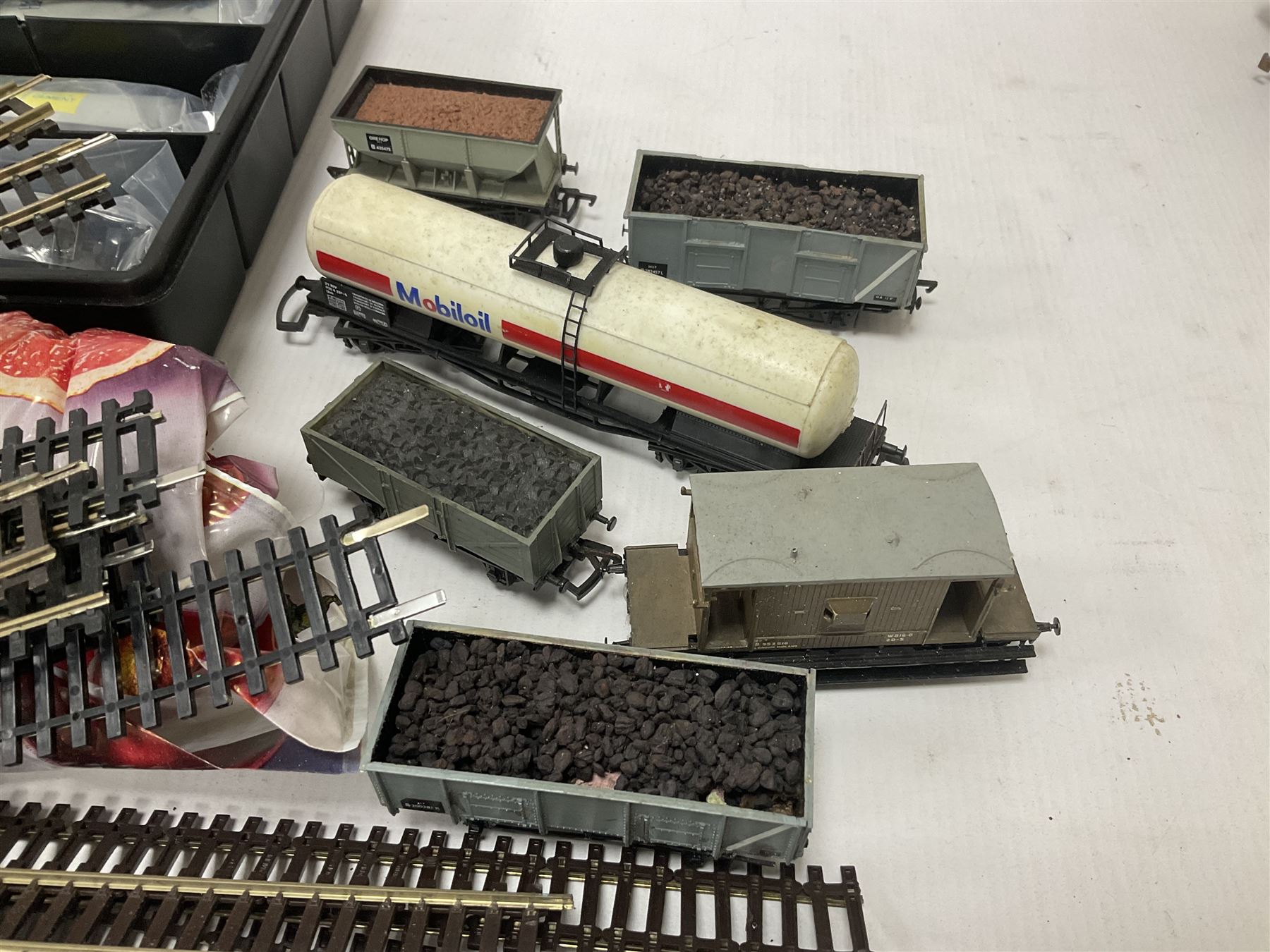 Various makers ‘00’ gauge - Hornby DCC ready LNER 4-6-2 ‘The Mallard’ no.4468 in blue with original box; Lima British Railway Class 33 Bo-Bo diesel locomotive no.33025; quantity of coaches, wagons and track to include Hornby, Lima, Tri-Ang etc (26) 