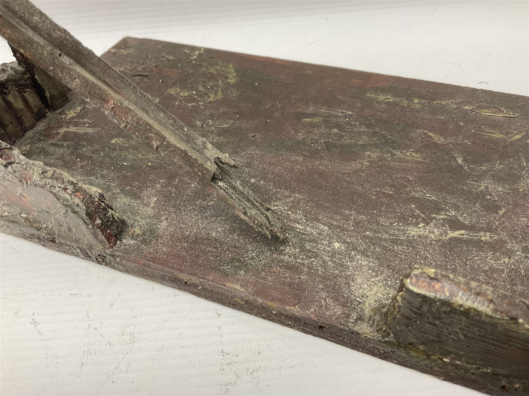 Lineol type artillery gun emplacement, H13cm, L31cm 