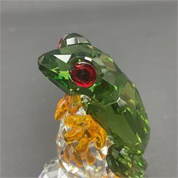 Pair Swarovski Crystal frogs, designed by Elizabeth Ademer, H8cm