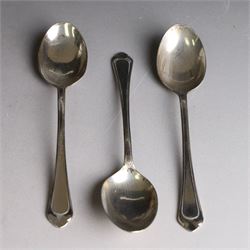 Set of six 1930s silver teaspoons and sugar tongs, hallmarked Arthur Price & Co Ltd, Birmingham 1936, in fitted case 