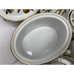 Royal Worcester Evesham pattern ceramics, including twin handled pot, oven dishes, pie dishes, bowls, jugs, etc together with other Royal Worcester ceramics 