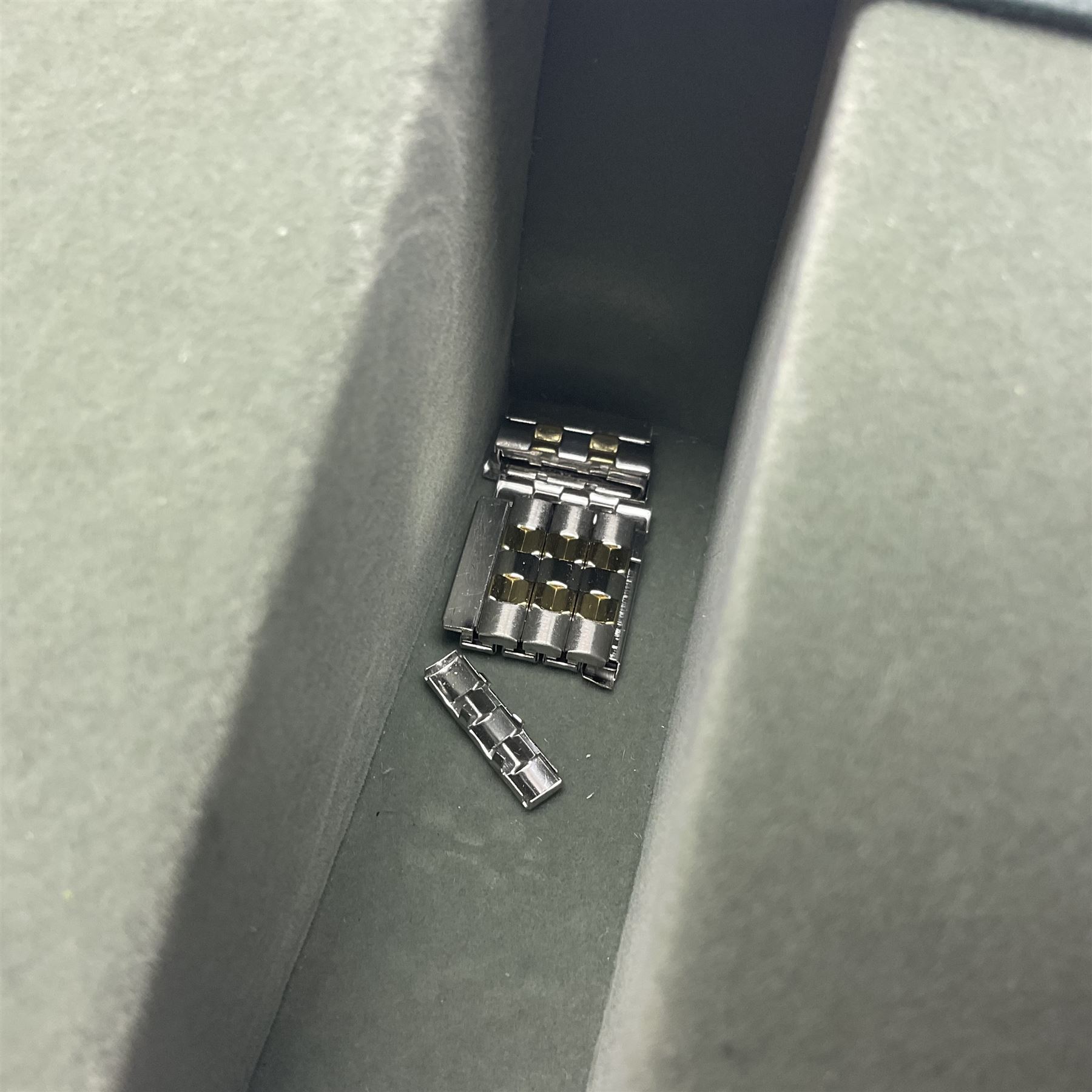 Citizen WR 50 gentleman's wristwatch, with date aperture, in box with guarantee