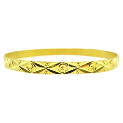  22-23ct gold bangle (tested), approx 16.4gm  