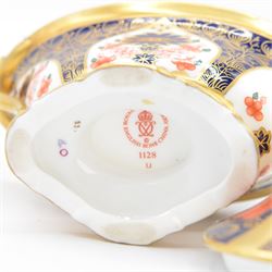 Royal Crown Derby Imari 1128 pattern twin handled pedestal dish and cover, with printed marks and date cipher for 2000 beneath, H15cm