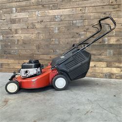 Champion petrol lawnmower - Briggs & Stratton Sprint 375 engine 