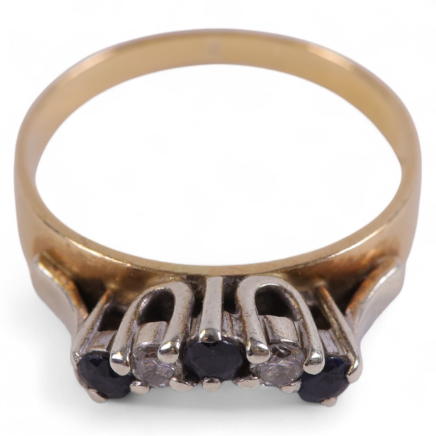 18ct gold stone set ring, stamped 750