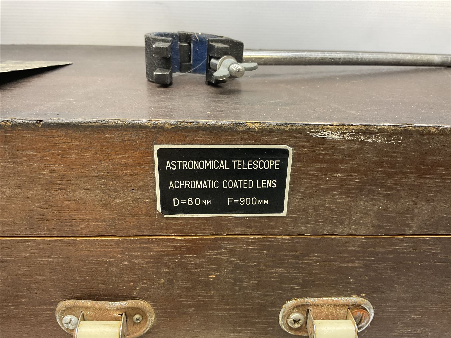 Astronomical telescope with achromatic coated lens, with tripod in wooden box 