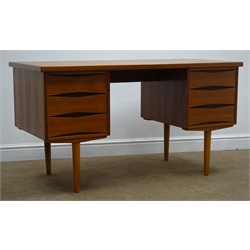  1960's Skeie & Co A/S Mobelfabrikk knee hole teak desk, six drawers, turned tapering supports, W133cm, H72cm, D63cm  
