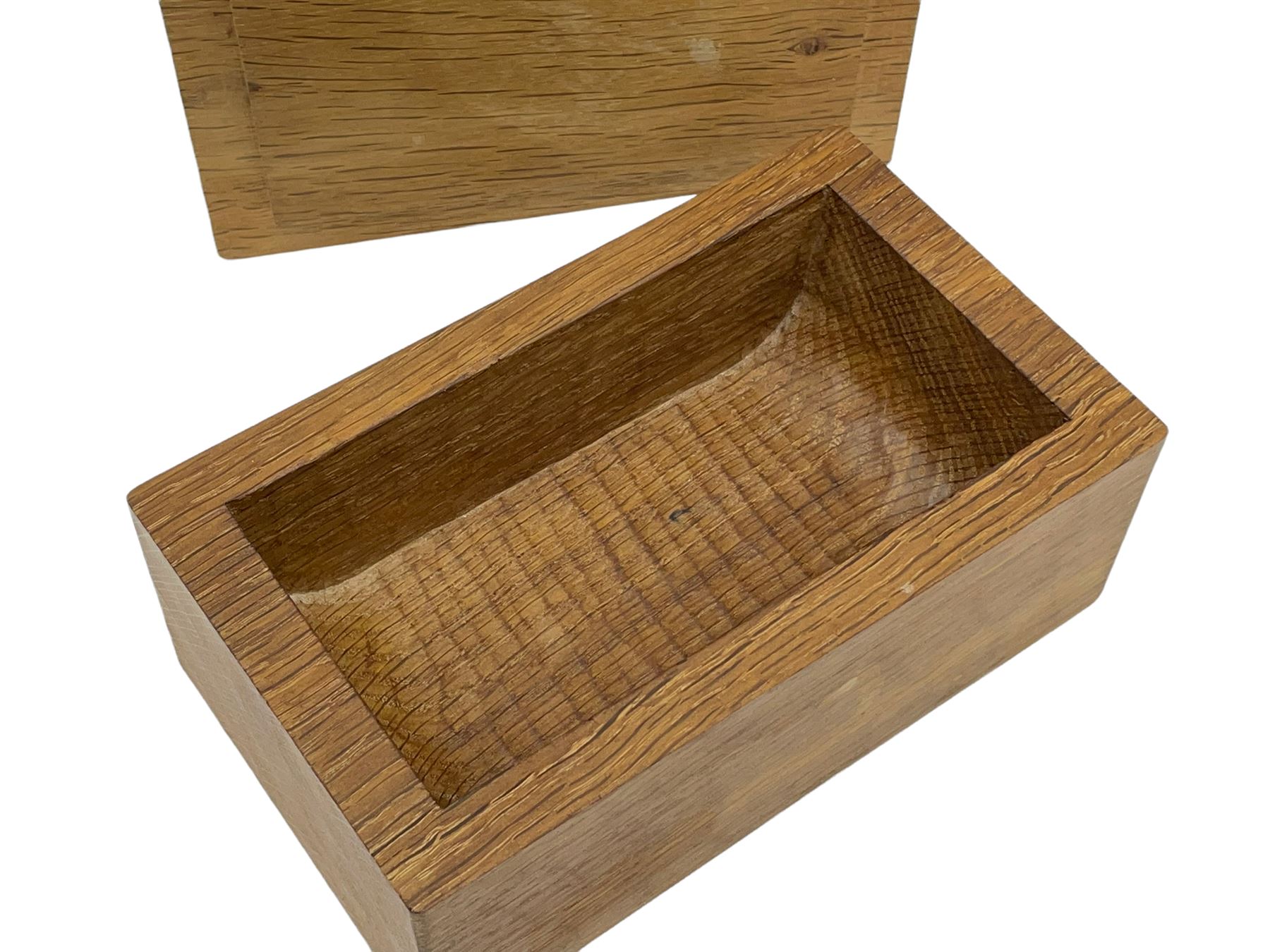 'Mouseman' tooled oak trinket box, rectangular form with lid carved with mouse signature, by Robert Thompson of Kilburn 