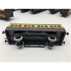 Exley '00' gauge - fourteen various coaches comprising four LMS maroon (3322 3rd, 2202 3rd, 6665 3rd and 388 Sleeping Car 3rd), LNER green/cream Buffet Car 21419, LNER teak 8639 1st, Southern green 6688 3rd, GWR brown/cream 3322 3rd, LNER 206 3rd, LNER 319 1st/3rd, SR green 351 3rd, SR green 188 Parcel Van, GWR 331 3rd and GWR 362 3rd; all unboxed (14)