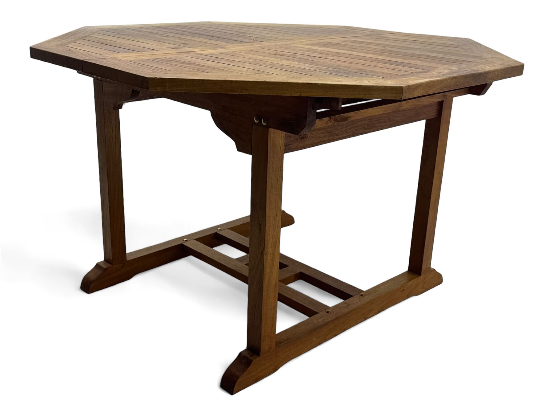 Extendable garden table, octagonal slatted top with central hinged folding leaf, on straight rectangular supports connected by double stretcher