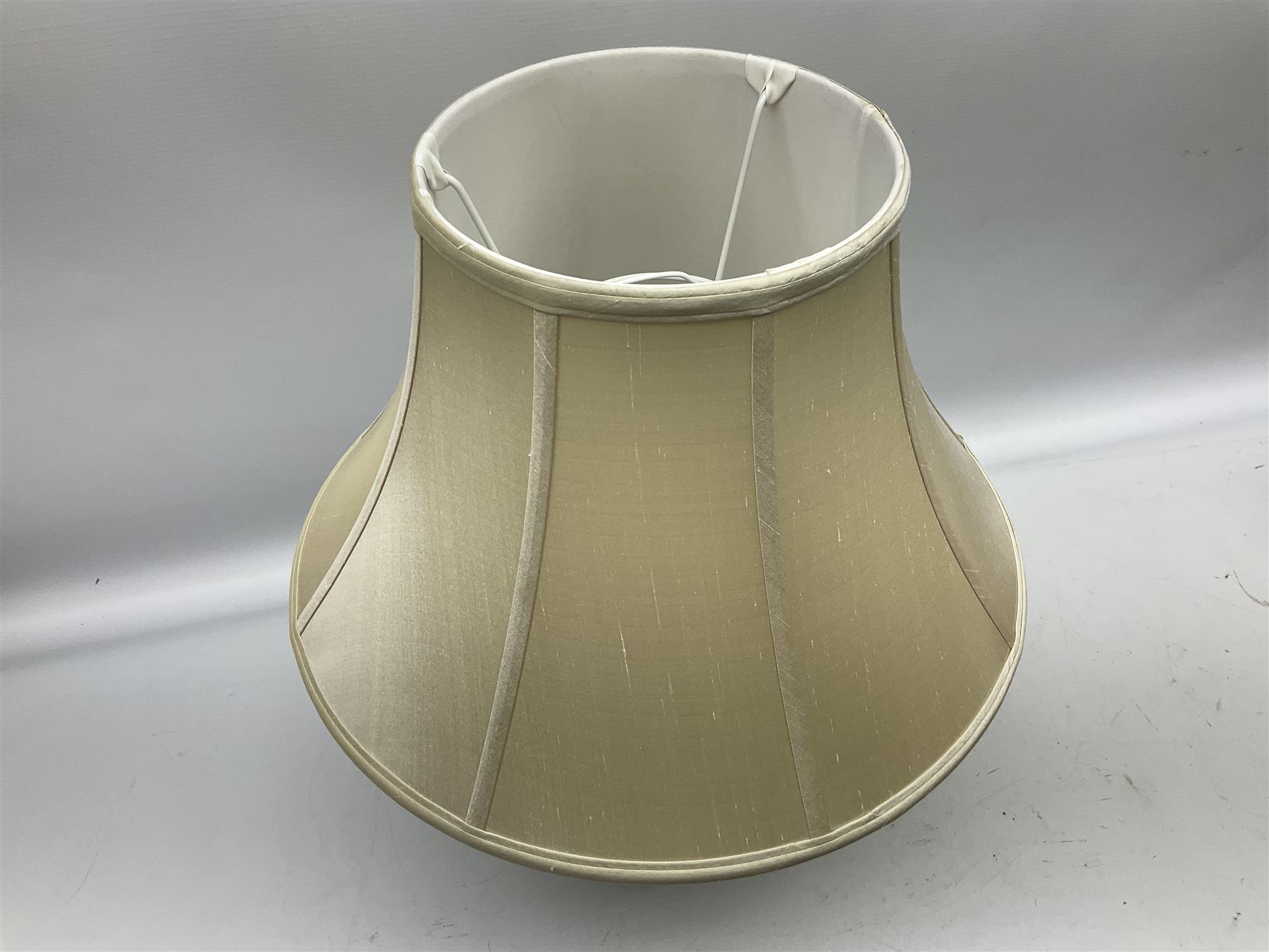 Rochamp Kashmir Kutani table lamp, with cream shade, excluding shade H32cm