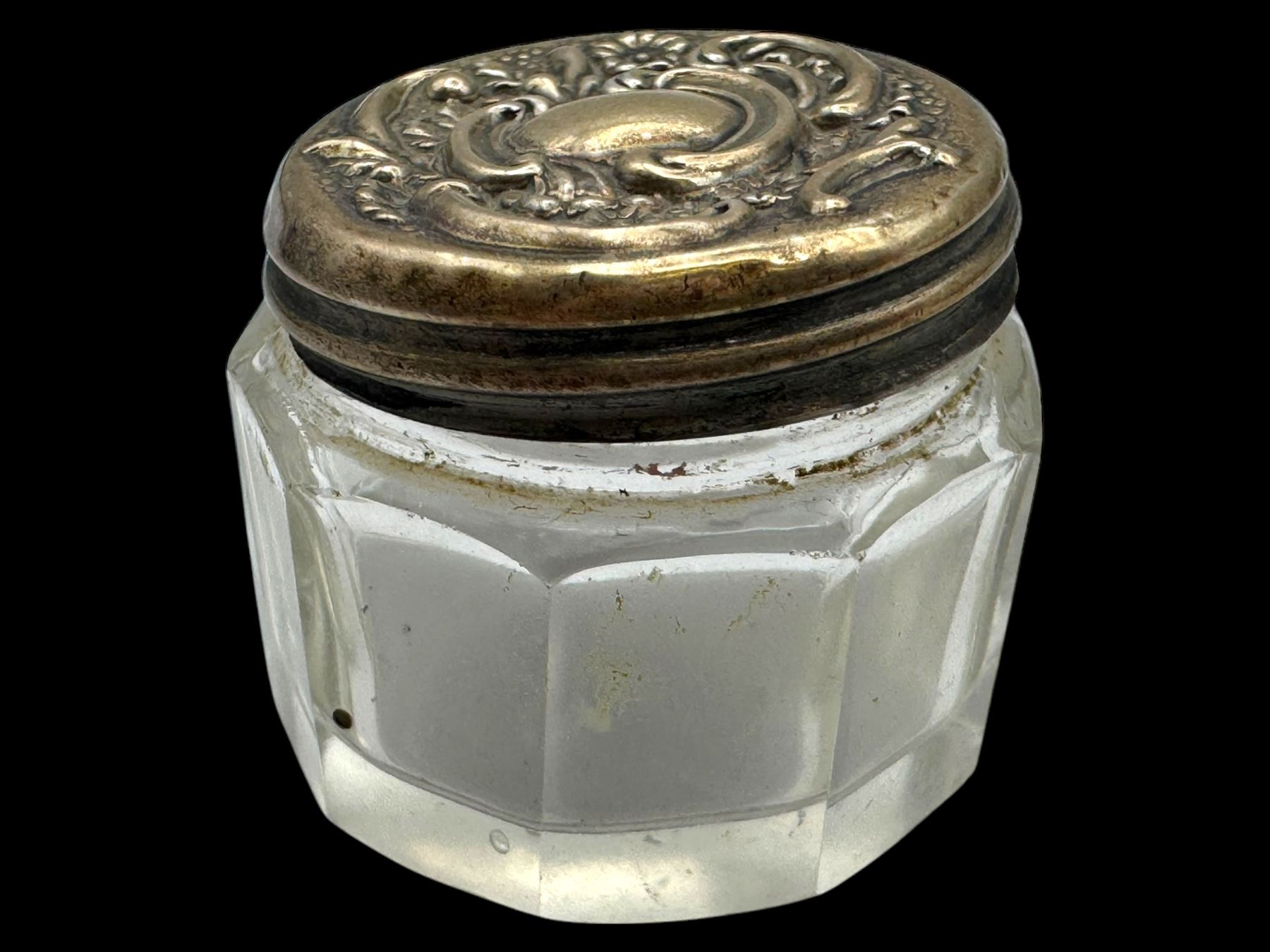 Silver coin purse, silver topped glass jar, both hallmarked together with a silver plated oval box