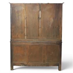 18th century Georgian oak dresser and rack, three back-boarded plate shelves, above six drawers and two cupboards, raised on bracket feet