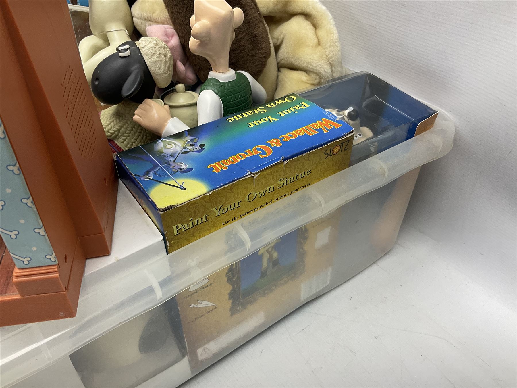 Large collection of Wallace & Gromit collectables, including four Born to Play  figures, clocks, composite figures, etc, in four boxes   