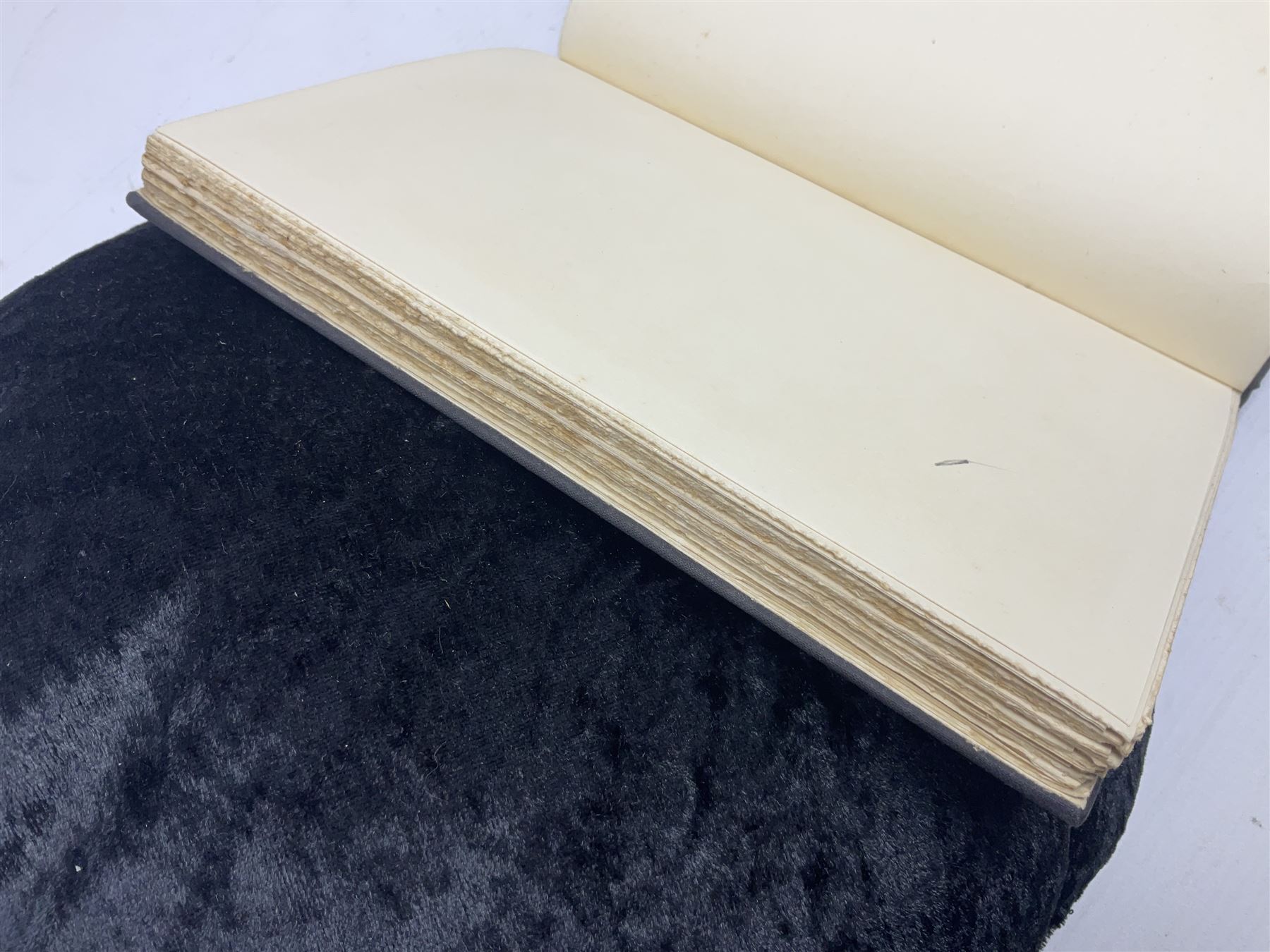 Ezra Pound; A Draft of XXX Cantos, Faber & Faber Limited 1933 