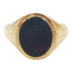 9ct gold bloodstone signet ring, London 1962