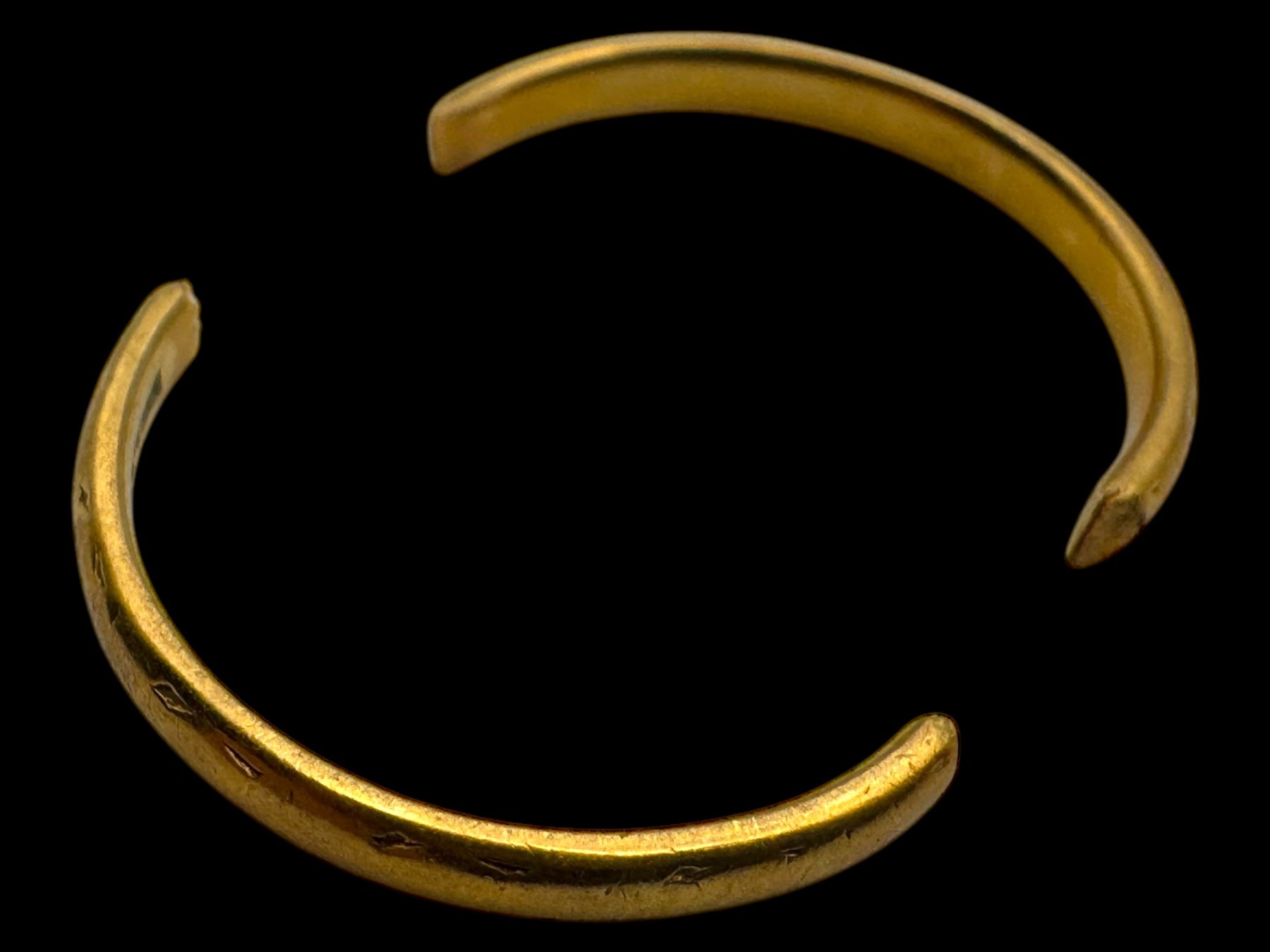 22ct gold broken wedding band, hallmarked